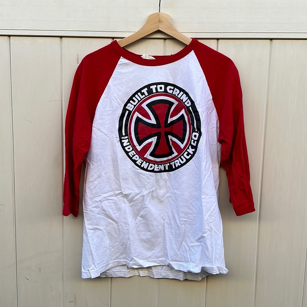 Independent raglan t shirt